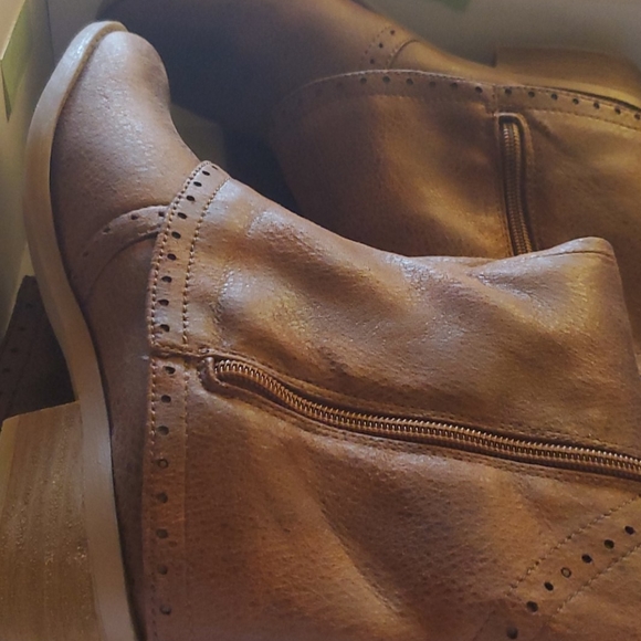 Womans Boots !!! - Picture 10 of 11